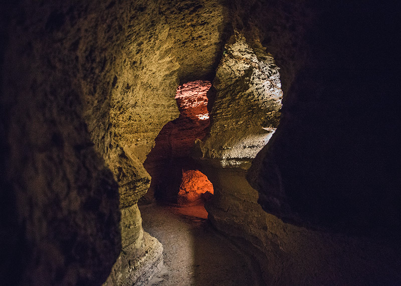 Winding passage inside Cave of the Winds