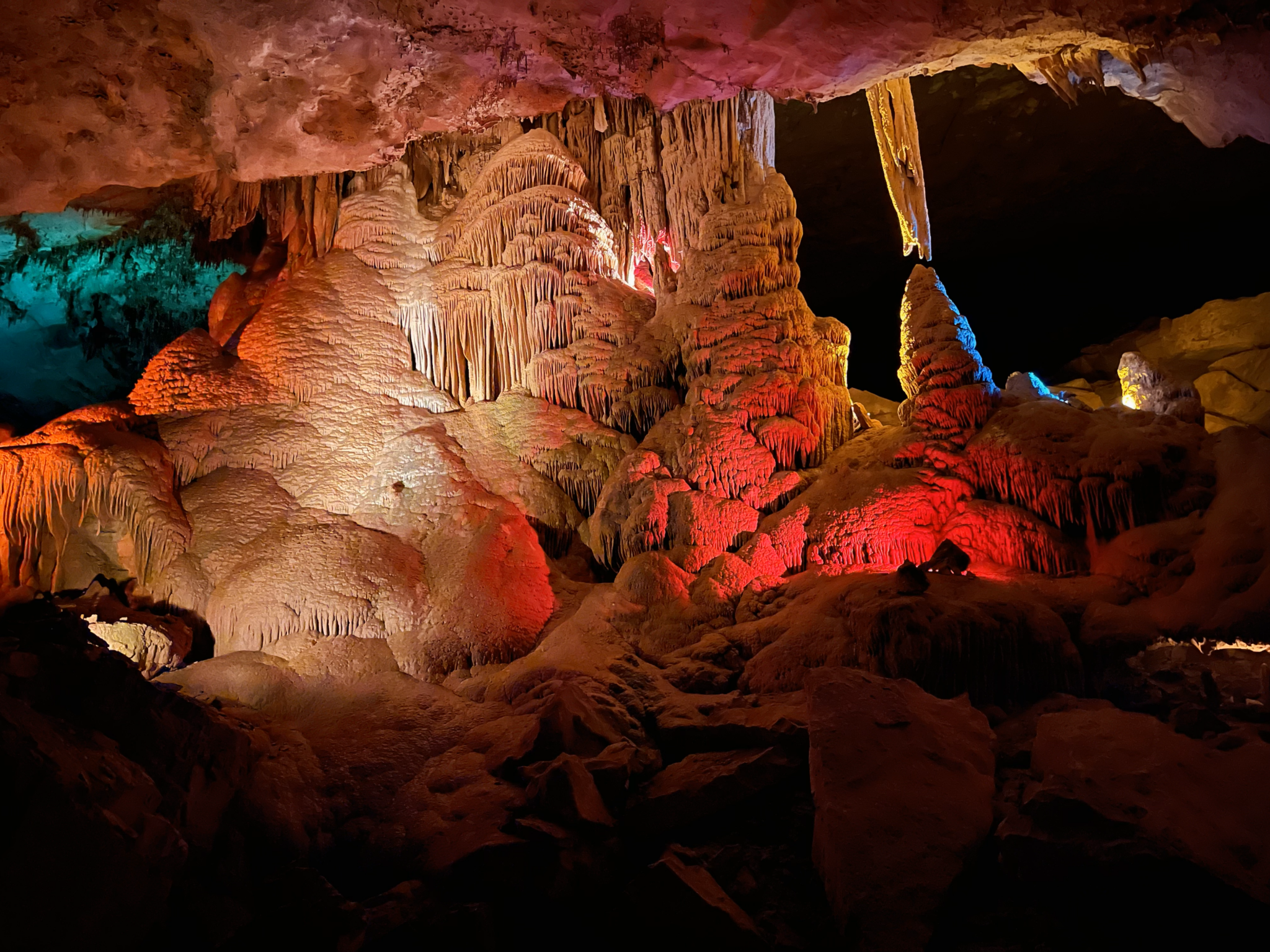 Inside Cumberland Caverns