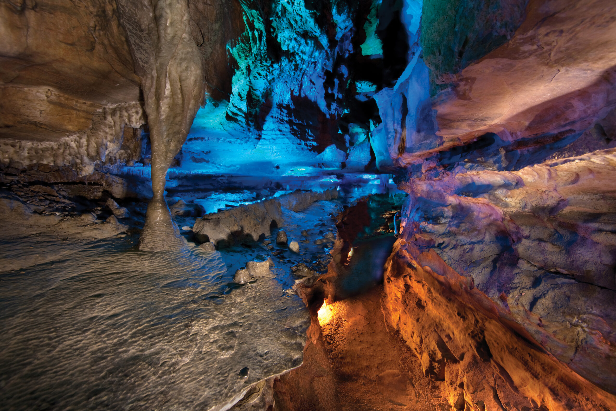 Leo's Passage at Ruby Falls